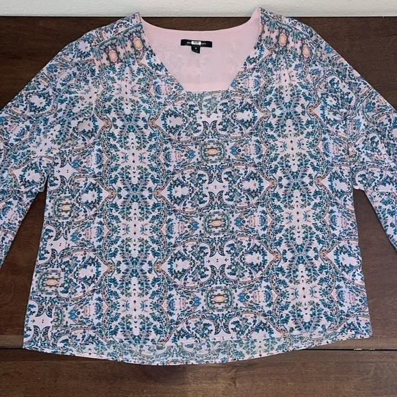 Nannette lepore pink & Blue Print 💯 Silk Blouse w/ Ruffle Sleeves Sz. MD - Picture 11 of 16